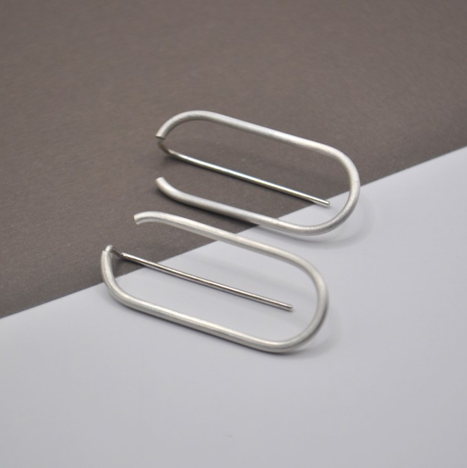 Ohrringe "Umschlungen Oval" von DOPPELLUDWIG
