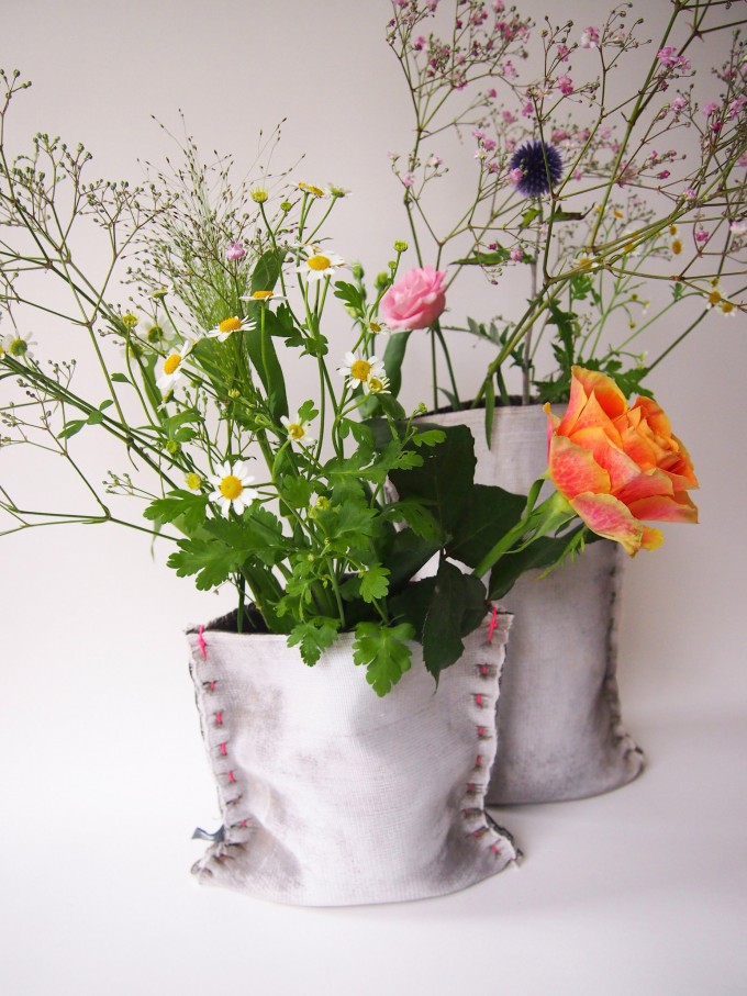 moij design Plünnen - kleine Vase aus Textilbeton moij design Plünnen - kleine Vase aus Textilbeton