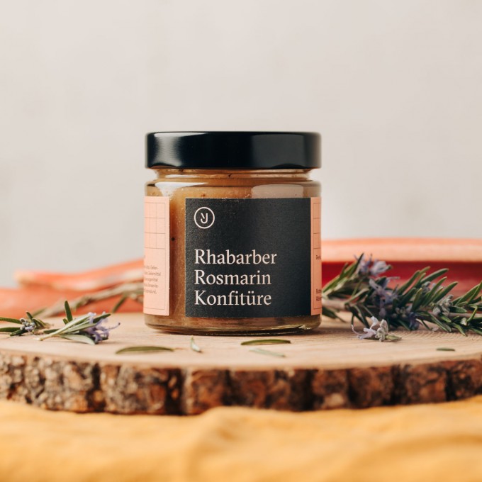 Essen für uns - Rhabarber Rosmarin Konfitüre (180g) Essen für uns - Rhabarber Rosmarin Konfitüre (180g)