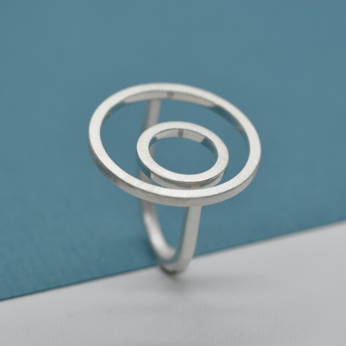 Ring "Eingerahmt" aus Silber von DOPPELLUDWIG