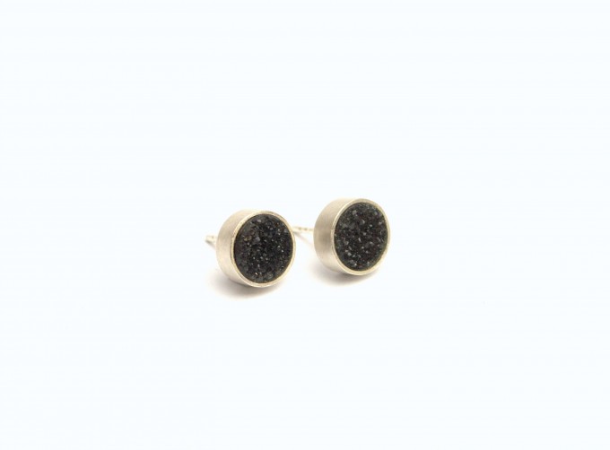 Ohrstecker aus 925/- Silber mit schwarzem Onyxkristall Ohrstecker aus 925/- Silber mit schwarzem Onyxkristall