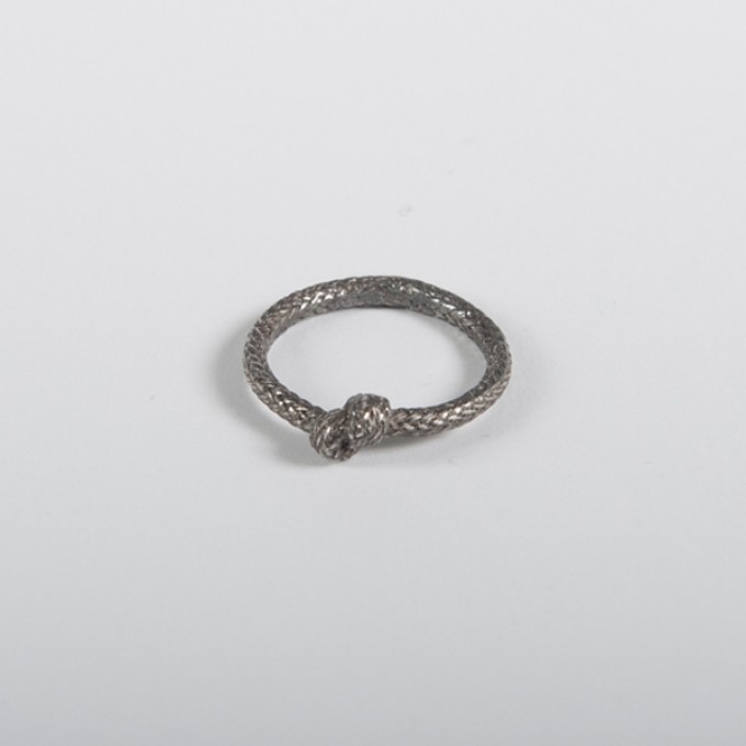 vivian meller jewellery Seilring Silber geschwärzt einfacher Knoten vivian meller jewellery Seilring Silber geschwärzt einfacher Knoten