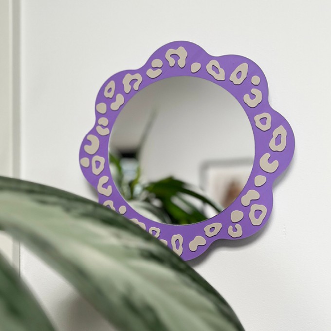 frido and me. | Acrylspiegel mit Leo-Rahmen | moderner Wandspiegel im Animal Print