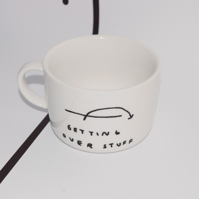 GETTING OVER STUFF Tasse – Johanna Schwarzer GETTING OVER STUFF Tasse – Johanna Schwarzer