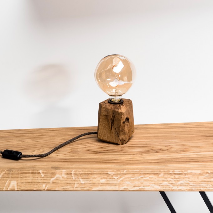 KUBUS | Tischleuchte aus Holz von Verschnitt ohne Leuchtmittel