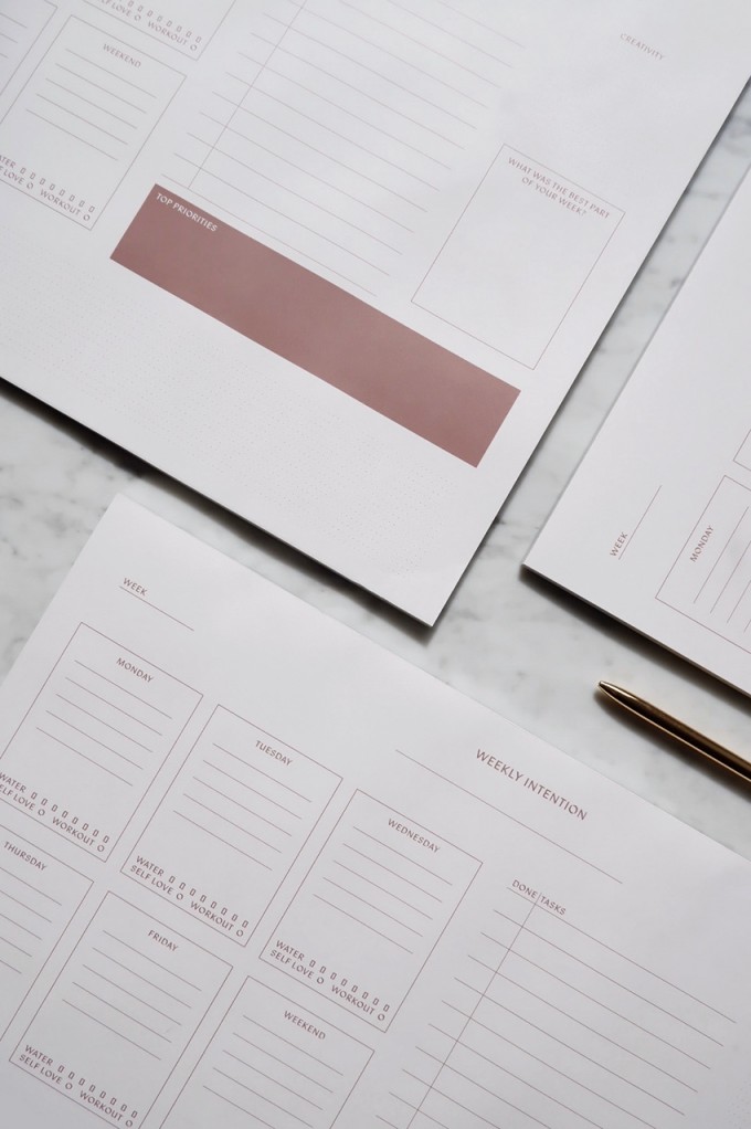 WEEKLY INTENTION - A3 SELF-CARE WOCHENPLANER - ANNA COSMA WEEKLY INTENTION - A3 SELF-CARE WOCHENPLANER - ANNA COSMA