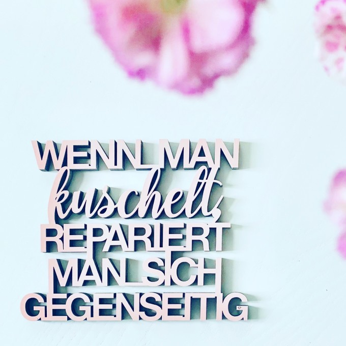 NOGALLERY Wenn man kuschelt, repariert man sich gegenseitig - Deko Schriftzug Holz NOGALLERY Wenn man kuschelt, repariert man sich gegenseitig - Deko Schriftzug Holz