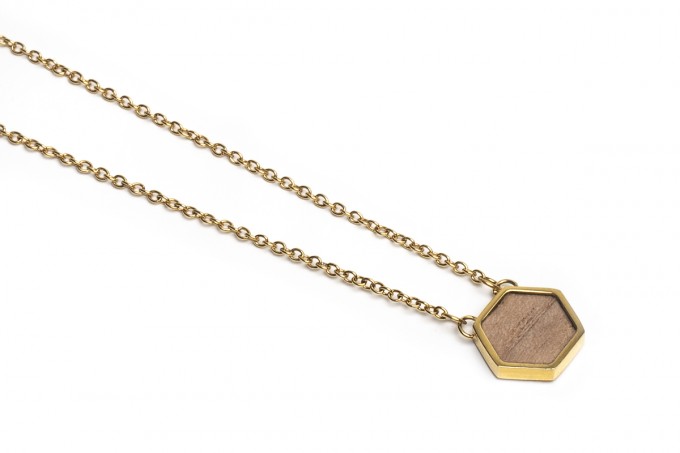 BeWooden Halskette mit Anhänger mit Holzdetails - Apis Necklace Hexagon BeWooden Halskette mit Anhänger mit Holzdetails - Apis Necklace Hexagon