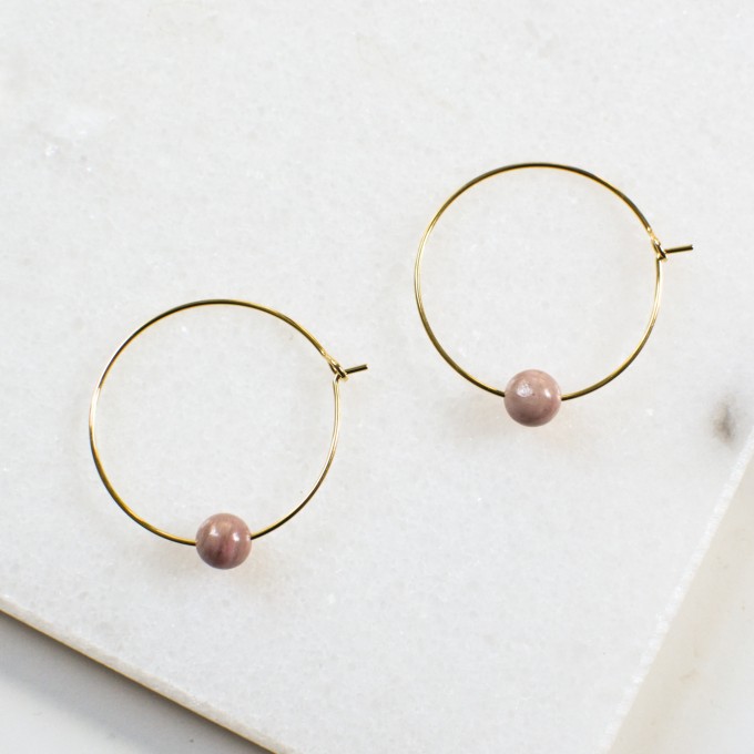 Gudbling // Vergoldete Kreolen mit Rhodochrosit Gudbling // Vergoldete Kreolen mit Rhodochrosit