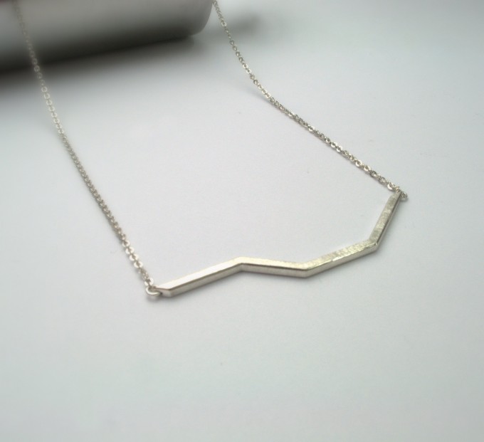 DOPPELLUDWIG – Halsschmuck "GEKNICKT" aus 925/- Silber DOPPELLUDWIG – Halsschmuck "GEKNICKT" aus 925/- Silber