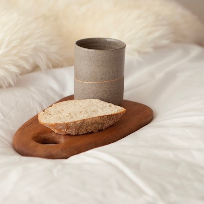 3punktf Keramikbecher mit Goldlinie 3punktf Keramikbecher mit Goldlinie