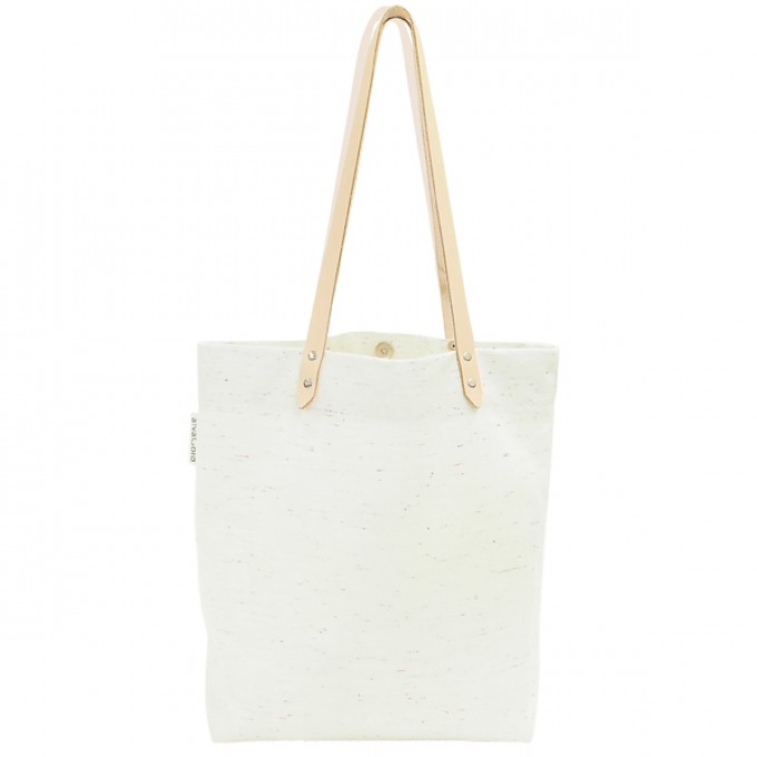 alvaGold Luna Recyclingtasche
aus wiederverwendetem Markisentuch/Leder (weiß) alvaGold Luna Recyclingtasche
aus wiederverwendetem Markisentuch/Leder (weiß)