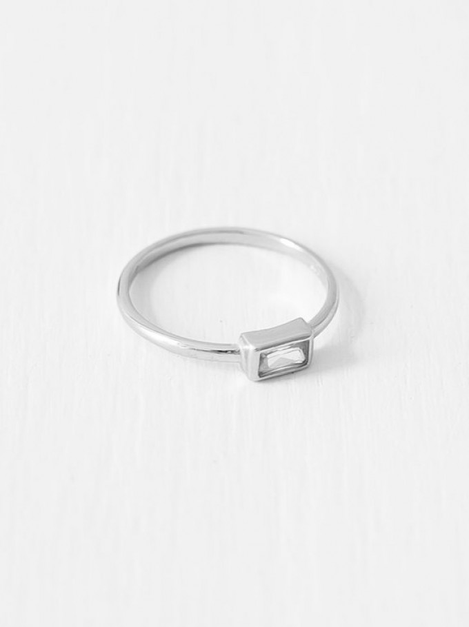 Oh Bracelet Berlin – Baguette Ring aus 925 Sterlingsilber weißvergoldet Oh Bracelet Berlin – Baguette Ring aus 925 Sterlingsilber weißvergoldet