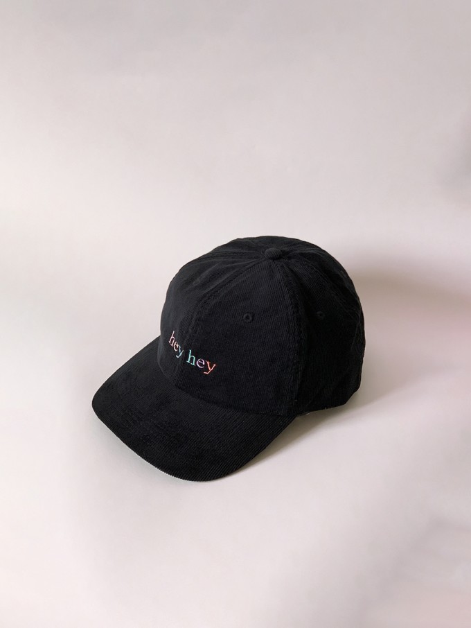 hey hey Rainbow Cap – schwarz (Stick vorne) hey hey Rainbow Cap – schwarz (Stick vorne)
