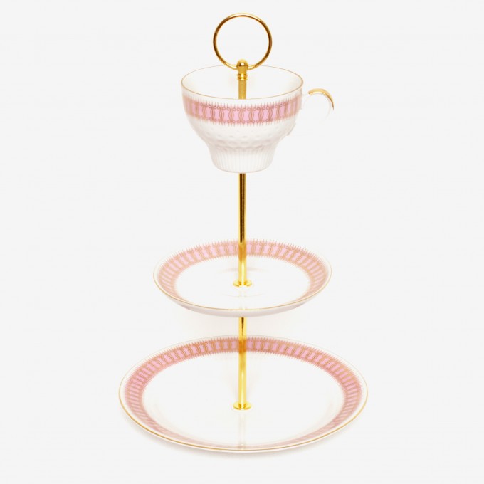 Lieselotte handgefertigte 3-stöckige Etagere aus Vintage-Porzellan mit rosa-goldenem Dekor Lieselotte handgefertigte 3-stöckige Etagere aus Vintage-Porzellan mit rosa-goldenem Dekor