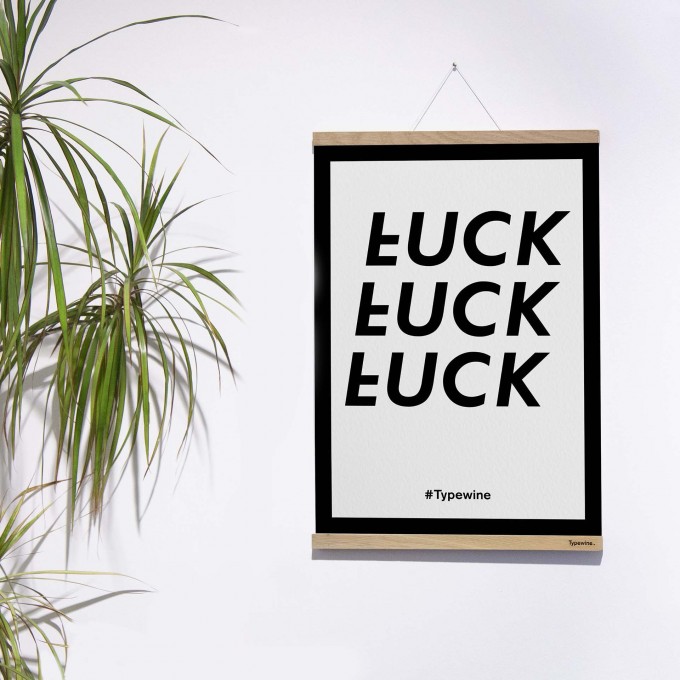 Typo Poster mit Weinspruch "LUCK" von Typewine inkl. Magnetischer Posterleiste A2 Typo Poster mit Weinspruch "LUCK" von Typewine inkl. Magnetischer Posterleiste A2