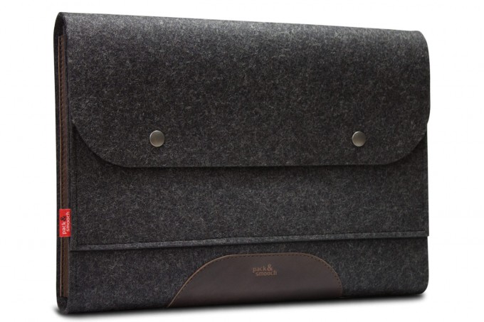 iPad Pro, MacBook Pro Folio Case "Corriedale"
100% Merino Wollfilz, Pflanzlich gegerbtes Leder
iPad Pro, MacBook Pro Folio Case "Corriedale"
100% Merino Wollfilz, Pflanzlich gegerbtes Leder