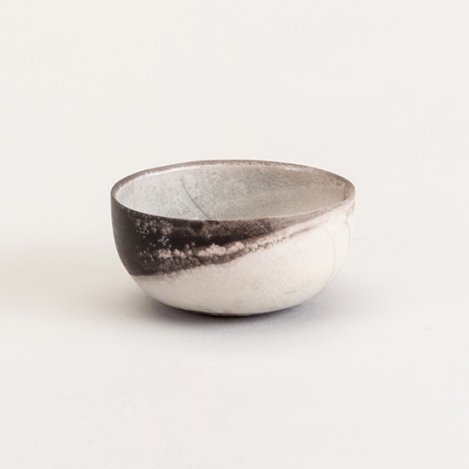Raku-Schälchen "Paul" Typ M – studio.drei Raku-Schälchen "Paul" Typ M – studio.drei