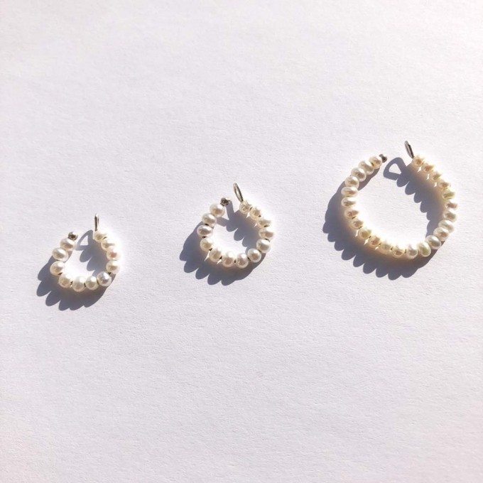 Earcuff small Pearl Cuff in Silber | i+j van der Weck Earcuff small Pearl Cuff in Silber | i+j van der Weck