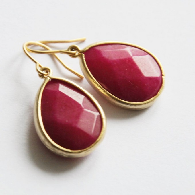 nahili OHRRINGE Einzelstück "pink teardrop" Gelbgold, goldene Granat Tropfen Ohrschmuck nahili OHRRINGE Einzelstück "pink teardrop" Gelbgold, goldene Granat Tropfen Ohrschmuck
