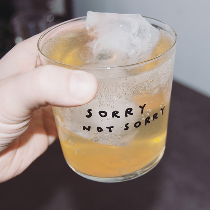 SORRY NOT SORRY Glas – Johanna Schwarzer