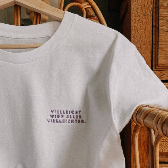 VIELLEICHT (flieder) T-Shirt – Kurt und Herbert