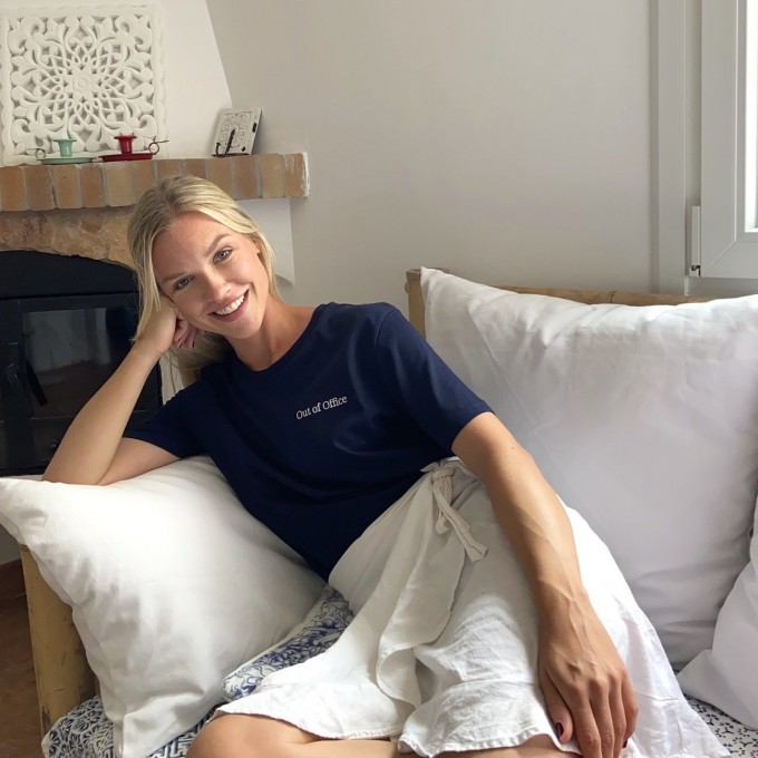 The Life Barn – "Out of Office" T-Shirt Unisex (navy) The Life Barn – "Out of Office" T-Shirt Unisex (navy)
