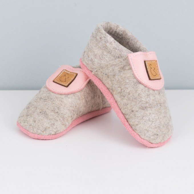 MEIN EIN & ALLES Babyschuhe / Krabbelschuhe / Hausschuhe aus Merino-Wollfilz und Bio-Leder in Rosa MEIN EIN & ALLES Babyschuhe / Krabbelschuhe / Hausschuhe aus Merino-Wollfilz und Bio-Leder in Rosa