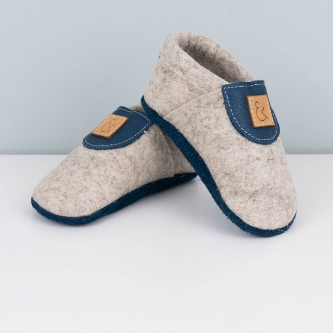 MEIN EIN & ALLES Babyschuhe / Krabbelschuhe / Hausschuhe aus Merino-Wolle und Bio-Leder in Blau MEIN EIN & ALLES Babyschuhe / Krabbelschuhe / Hausschuhe aus Merino-Wolle und Bio-Leder in Blau