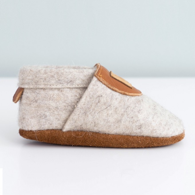 MEIN EIN & ALLES Babyschuhe / Krabbelschuhe / Hausschuhe aus Merino-Wollfilz und Bio-Leder in Braun MEIN EIN & ALLES Babyschuhe / Krabbelschuhe / Hausschuhe aus Merino-Wollfilz und Bio-Leder in Braun