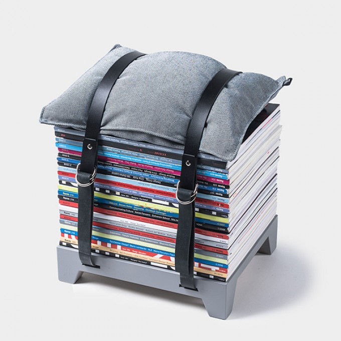 Njustudio Hockenheimer Sitzhocker (Magazin, grey) Njustudio Hockenheimer Sitzhocker (Magazin, grey)