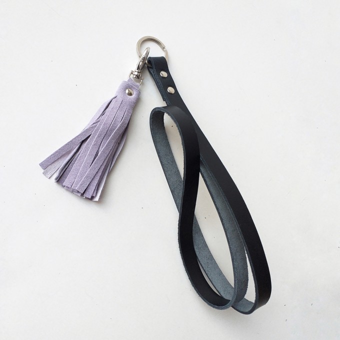 Grotkop Collection Schlüsselanhänger NORSK long in schwarz mit flieder oder kupfer/pink Tassel Grotkop Collection Schlüsselanhänger NORSK long in schwarz mit flieder oder kupfer/pink Tassel