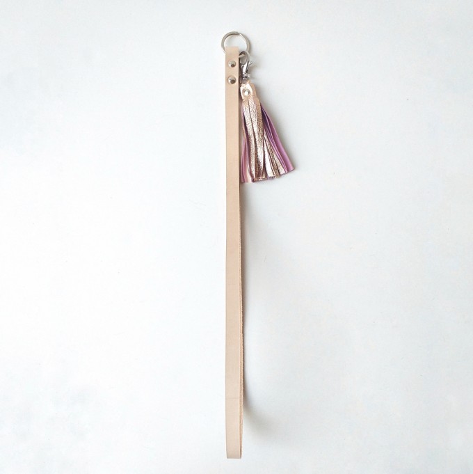 Grotkop Collection SCHLÜSSELANHÄNGER NORSK long mit kupfer/pink Tassel Grotkop Collection SCHLÜSSELANHÄNGER NORSK long mit kupfer/pink Tassel