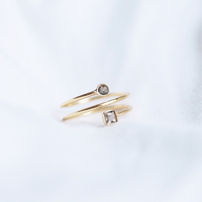 iloveblossom DOUBLE BUBBLE SMOKY HELIX RING // gold iloveblossom DOUBLE BUBBLE SMOKY HELIX RING // gold