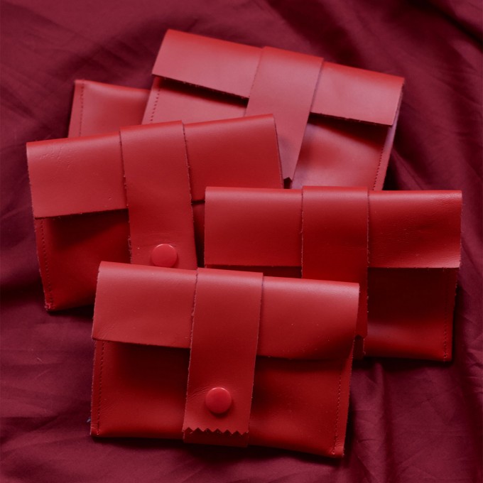 Rote Ledergeldbörse aus Upcycling-Leder - Pikto3000