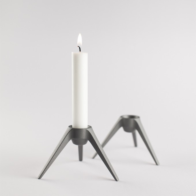 Satellite - Design Kerzenständer aus Metall - grau