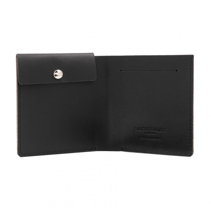 Faltbare Brieftasche mit Münzfach in schwarz - aus premium pflanzlich gegerbtem Leder Faltbare Brieftasche mit Münzfach in schwarz - aus premium pflanzlich gegerbtem Leder