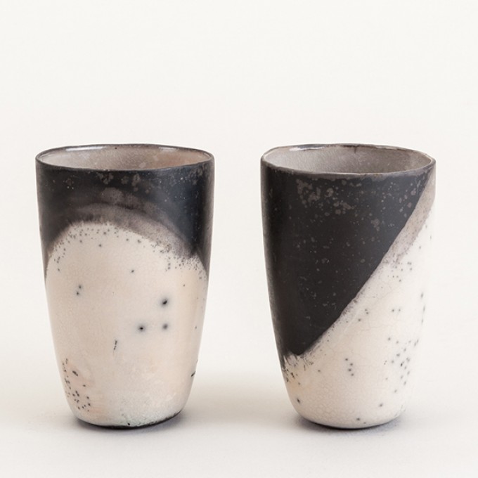 Raku-Becher "John" Typ M – studio.drei Raku-Becher "John" Typ M – studio.drei