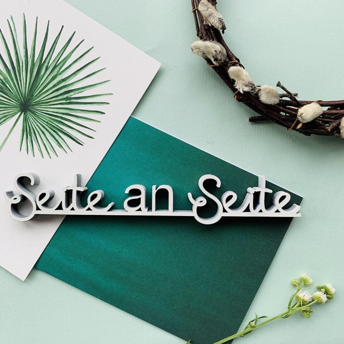 NOGALLERY Seite an Seite - Deko Schriftzug Holz NOGALLERY Seite an Seite - Deko Schriftzug Holz
