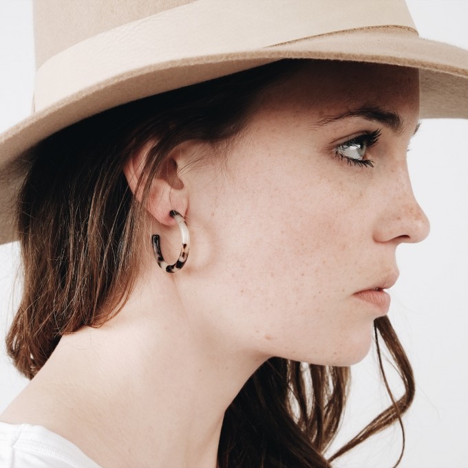EVE+ ADIS // ACETAT HOOPS SMALL stone EVE+ ADIS // ACETAT HOOPS SMALL stone