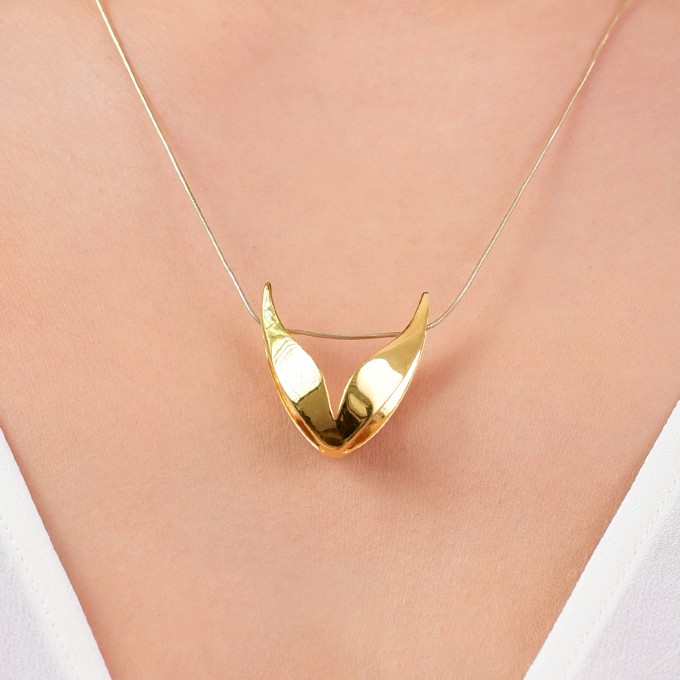 SPACE JEWELS. sWINGS Happy, Anhänger mit Kette. 18k vergoldet. SPACE JEWELS. sWINGS Happy, Anhänger mit Kette. 18k vergoldet.