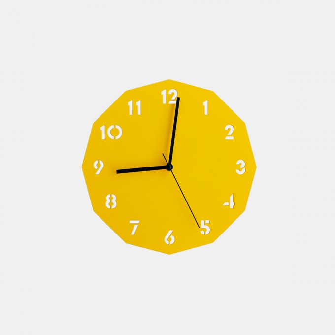 hinzkunst Wanduhr „Tevemann“ Edelstahl lackiert, gelb hinzkunst Wanduhr „Tevemann“ Edelstahl lackiert, gelb