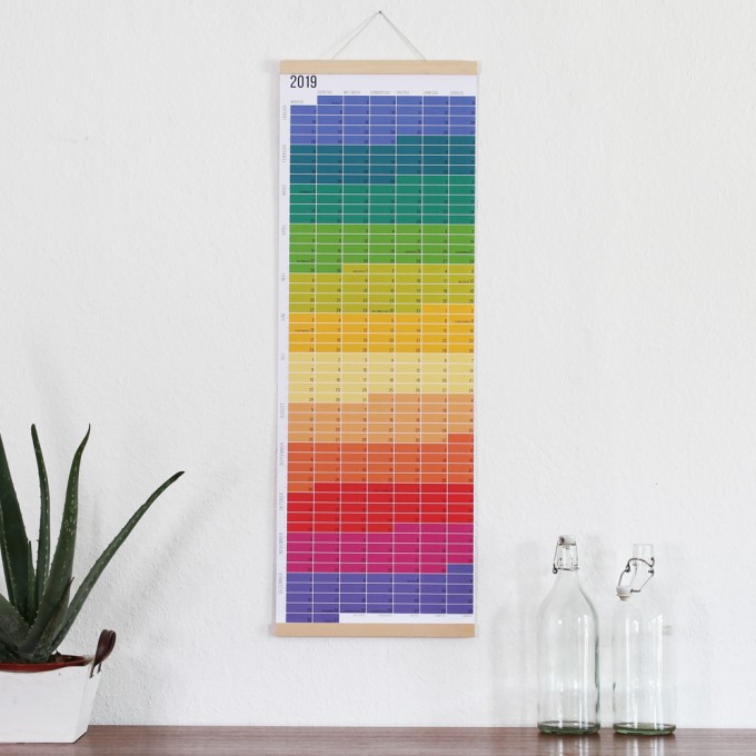 Wi-La-No Wandkalender 2019 | Regenbogen | Limitierte Auflage | Nominiert u.a. für den „German Design Award“ u. „Green Product Award“ | 100% umweltfreundlich gedruckt Wi-La-No Wandkalender 2019 | Regenbogen | Limitierte Auflage | Nominiert u.a. für den „German Design Award“ u. „Green Product Award“ | 100% umweltfreundlich gedruckt