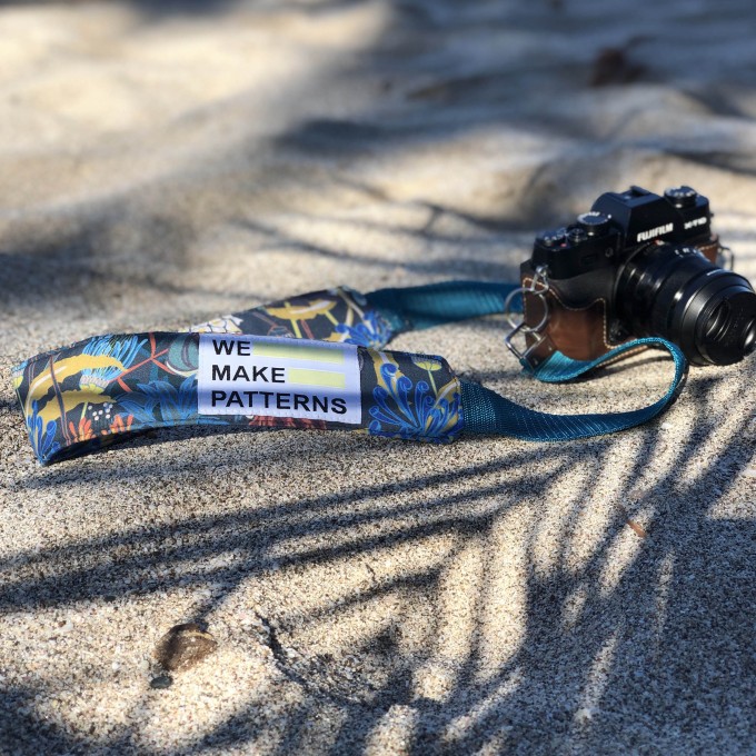 We Make Patterns - Camera Strap Jungle - Blue We Make Patterns - Camera Strap Jungle - Blue