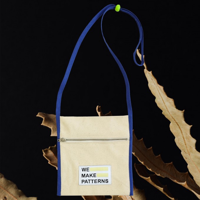 We Make Patterns - Canvas Traveller's Purse - Creme/Blue We Make Patterns - Canvas Traveller's Purse - Creme/Blue