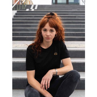 Stadtliebe® | München T-Shirt mit gestickter „Brezel“ Schwarz 100% Bio-Baumwolle
