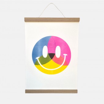 Riso-Poster CMYK & Magnetischer Aufhänger – Brunhilda