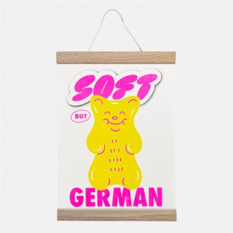 Riso-Poster Soft But German & Magnetischer Aufhänger – Brunhilda 