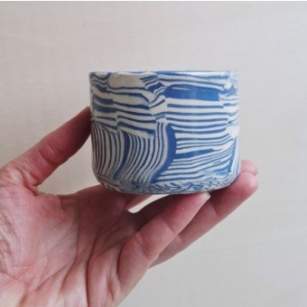 Skelini - Kaffeetasse aus Keramik - blau-cremige Farbkombination