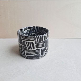 Skelini – Kaffeetasse aus Porzellan in Schwarz-Weiß